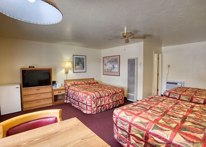 Kiva Hotel 2*