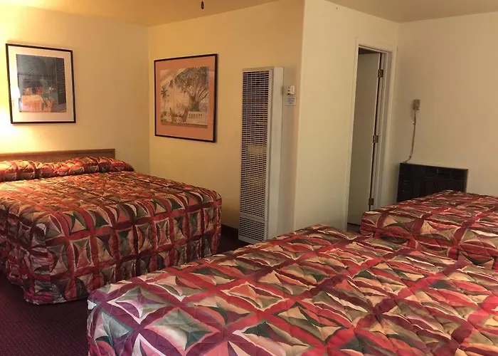 Kiva Hotel 2*